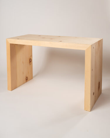 Tisch mit Gehrung lang